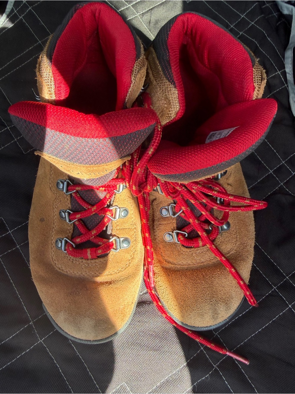 Columbia Brown Suede Winter Boots with Red Accents